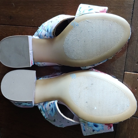 Apt 9 Summer Sandals - Picture 3 of 7